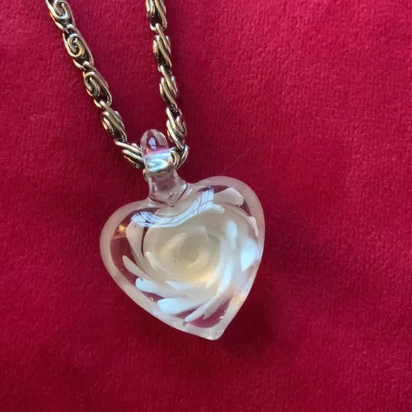 Glass heart necklace - Picture 2 of 3